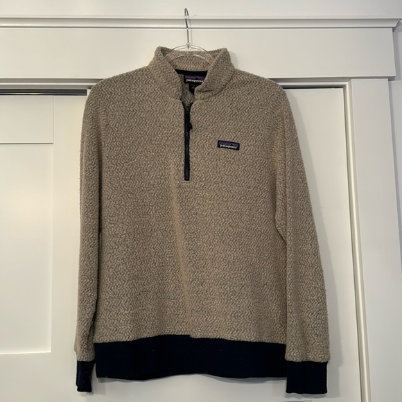 Patagonia 1/4 Zip Fleece EUC - Picture 2 of 3